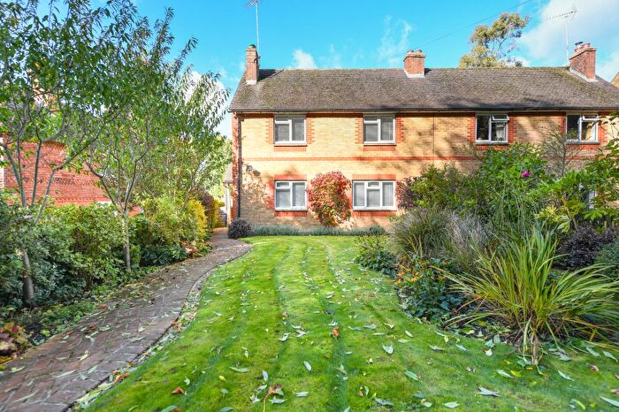 3 Bedroom Semi-Detached House For Sale In Station Road, Pluckley, TN27