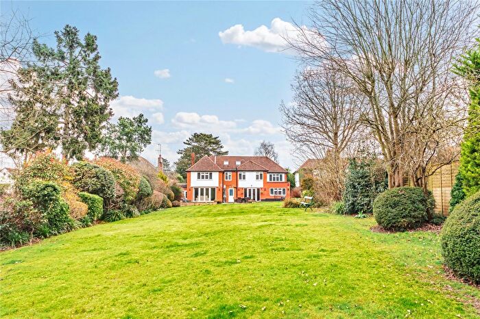 5 Bedroom Detached House For Sale In Newlands Avenue, Radlett, Hertfordshire, WD7