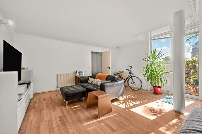 2 Bedroom Flat To Rent In Queen Of Denmark Court, Surrey Quays, SE16