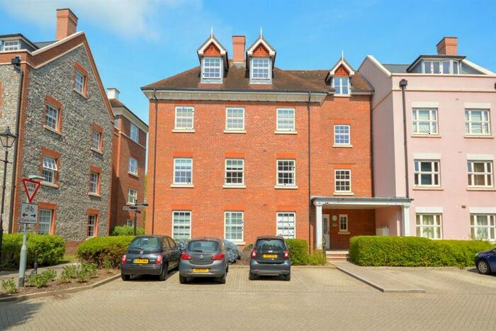 2 Bedroom Flat To Rent In St Agnes Place, Chichester, PO19