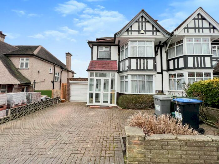 4 Bedroom Semi-Detached House To Rent In Lapstone Gardens, Harrow, Greater London, HA3