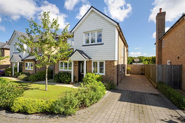 3 Bedroom Detached House For Sale In Paddock View, Faversham Road, Challock, TN25