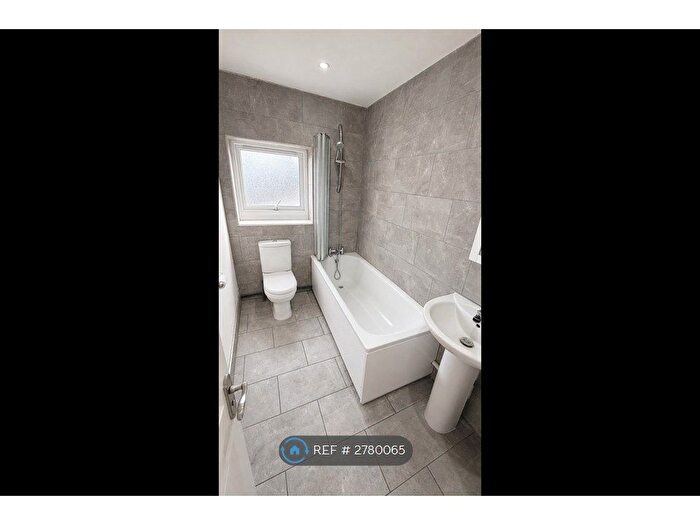 1 Bedroom Flat To Rent In Nicholsons Lane, Maidenhead, SL6
