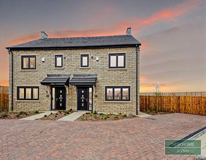 3 Bedroom Semi-Detached House For Sale In Velvet Lane, Keelham, BD13