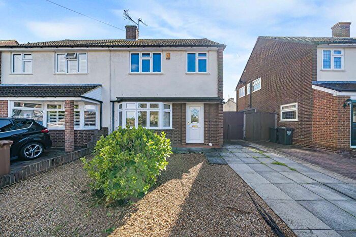 3 Bedroom Semi-Detached House For Sale In Clayton Croft Road, Wilmington, DA2