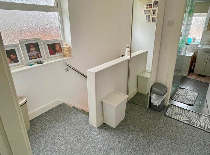 3 Bedroom Semi-Detached House For Sale In Wideacre Drive, Great Barr, Birmingham, B44