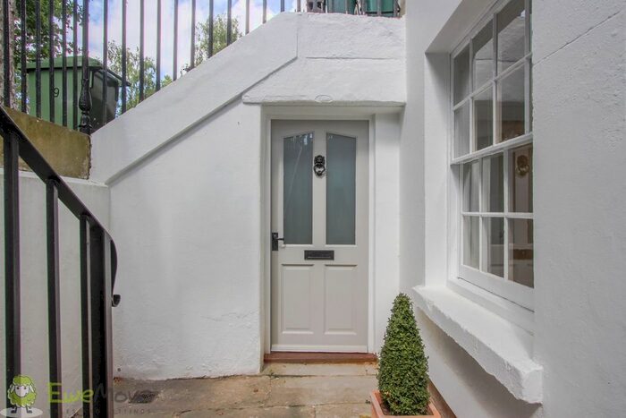 2 Bedroom Flat To Rent In Pittville Lawn, Cheltenham, GL52