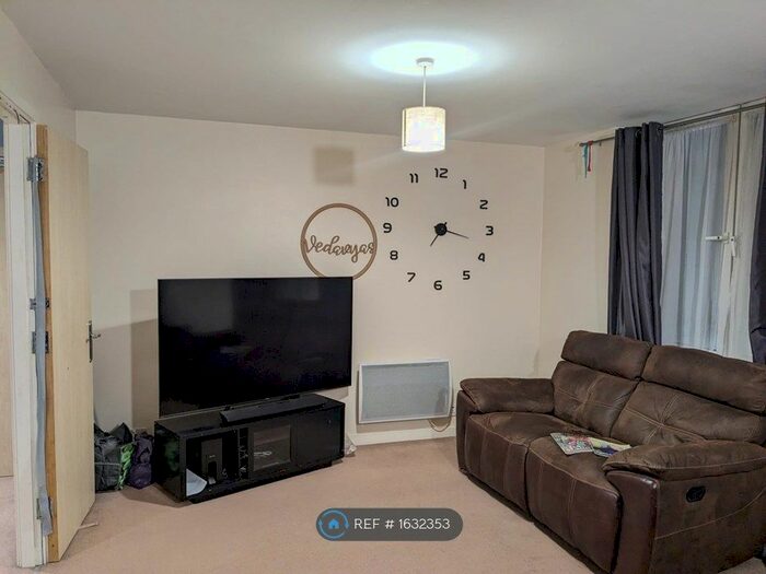 2 Bedroom Flat To Rent In Sanford Street, Swindon, SN1