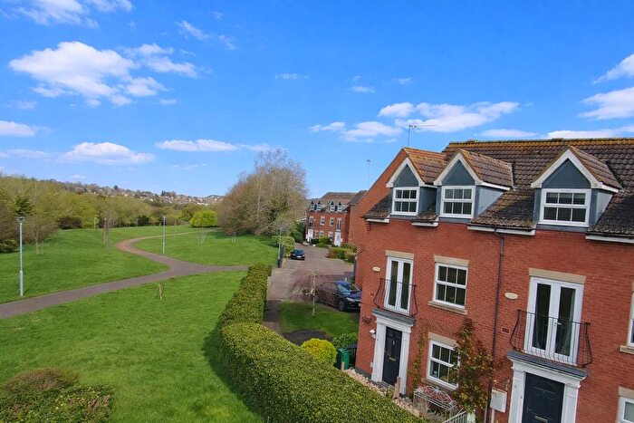 4 Bedroom Town House For Sale In Treefields, Buckingham, MK18