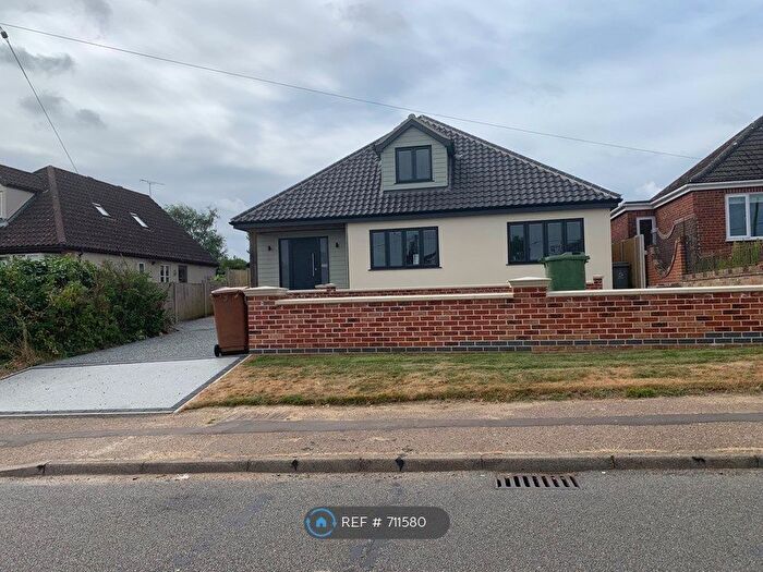 4 Bedroom Bungalow To Rent In Crostwick Lane, Norwich, NR10