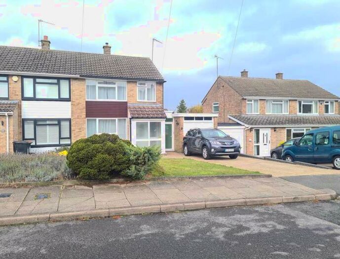 3 Bedroom Property To Rent In Tarnside Close Dunstable, Dunstable, LU6