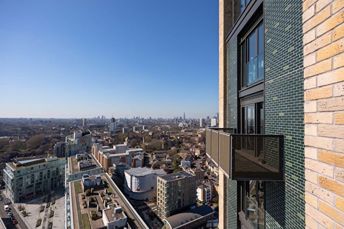 1 Bedroom Flat To Rent In Copperas Court, London, SE8