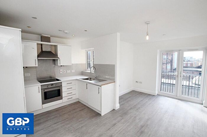 2 Bedroom Flat To Rent In Kings Arms Yard, Muriel Court Kings Arms Yard, RM1