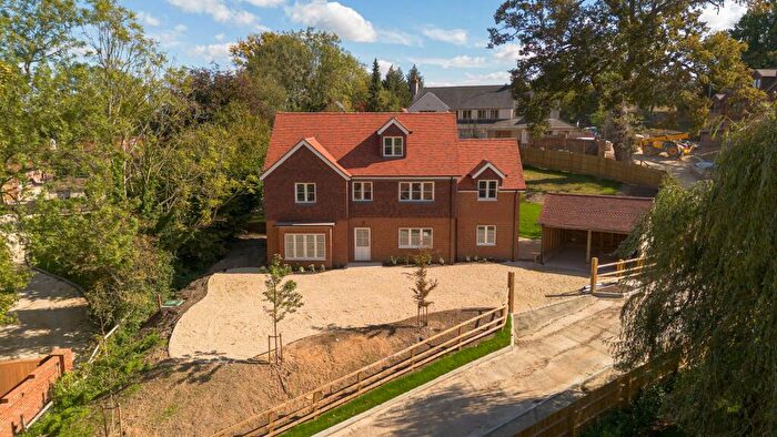 5 Bedroom Detached House For Sale In Oak Tree Drive, Newtown, RG20