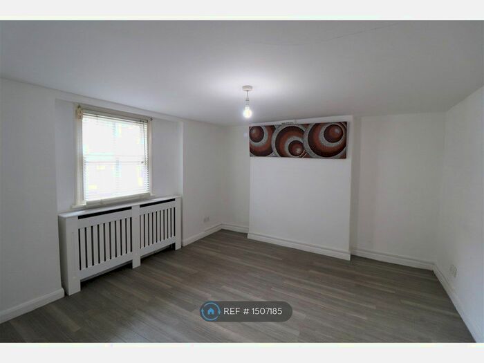 1 Bedroom Flat To Rent In Waldram Crescent, London, SE23