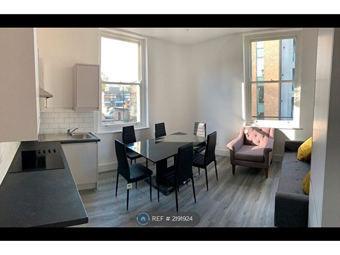 2 Bedroom Flat To Rent In Sidney Road, London, SW9