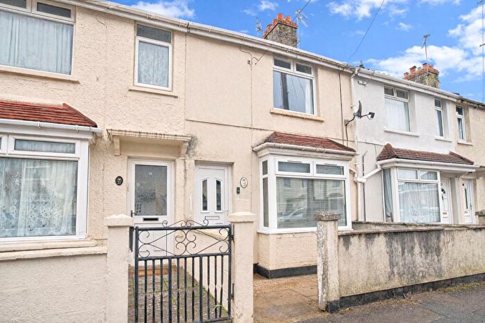 3 Bedroom Terraced House For Sale In Northampton Street, Swindon, Wiltshire, SN1