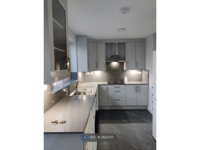 3 Bedroom Terraced House To Rent In Humber Way, Langley, SL3