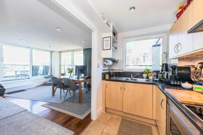 2 Bedroom Flat To Rent In Smugglers Way, London, SW18