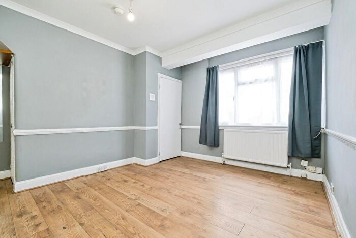 3 Bedroom Terraced House To Rent In Beam Avenue, Dagenham, RM10