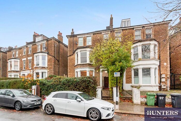2 Bedroom Flat For Sale In Fordwych Road, W. Hampstead Borders, London, NW2