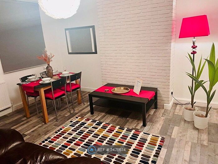 3 Bedroom Semi-Detached House To Rent In Dagnam Road, Sheffield, S2