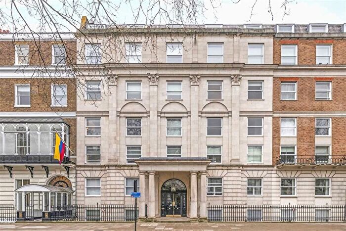2 Bedroom Flat To Rent In Portland Place, London, W1B