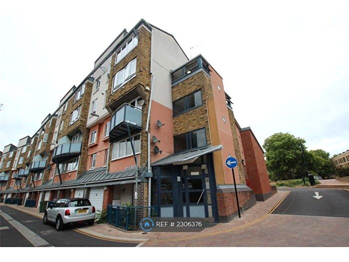 1 Bedroom Maisonette To Rent In Navarre Road, London, SW9