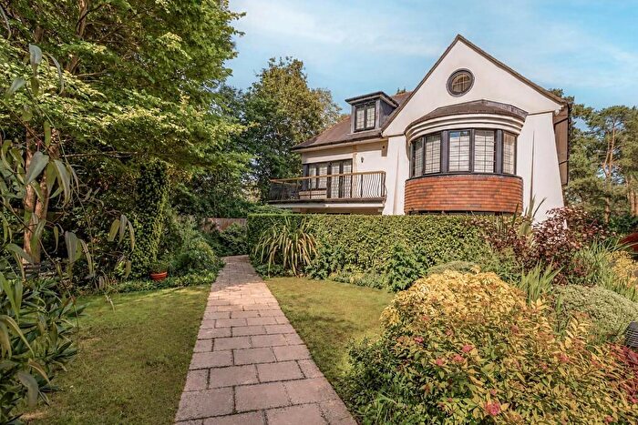 2 Bedroom Flat For Sale In Compton Avenue, Lilliput, BH14