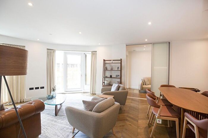 3 Bedroom Apartment To Rent In Royal Exchange, Kingston Upon Thames, KT1