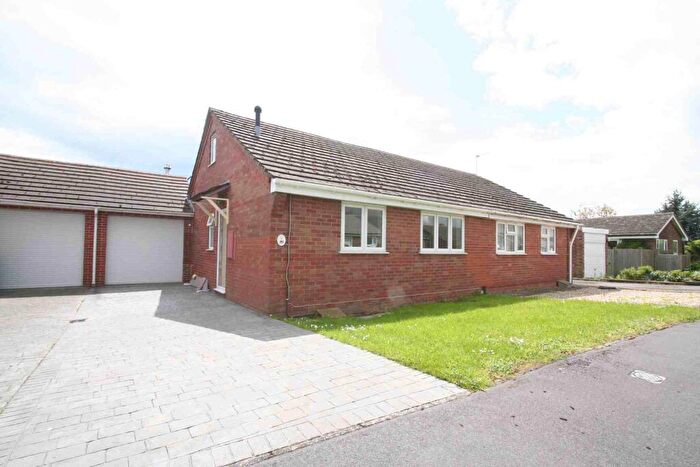 3 Bedroom Bungalow To Rent In Benson, OX10