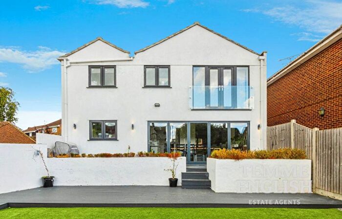 5 Bedroom Detached House For Sale In Hazeleigh, Brentwood, CM13
