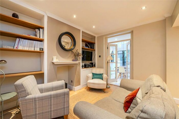 2 Bedroom Flat To Rent In Cambridge Street, London, SW1V