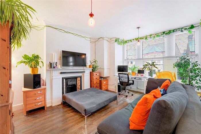 2 Bedroom Flat To Rent In Leander Road, London, SW2