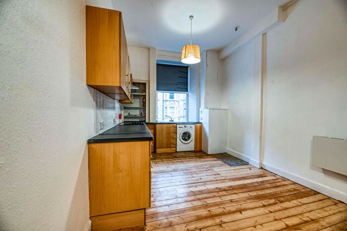 2 Bedroom Flat To Rent In Bruntsfield Avenue, Edinburgh, EH10