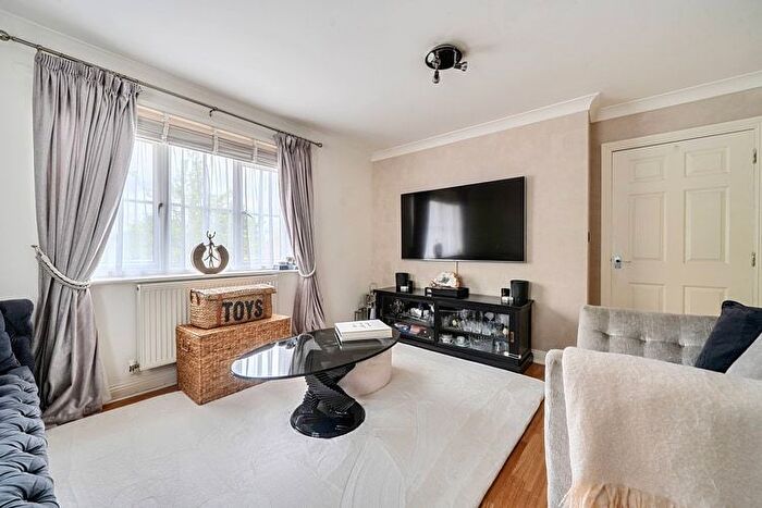 2 Bedroom Flat For Sale In Blatchley House, Binfield, Bracknell, RG42
