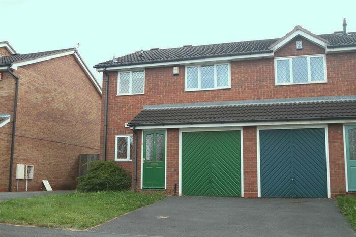 3 Bedroom Semi-Detached House To Rent In Kittiwake Mews, Nottingham, NG7