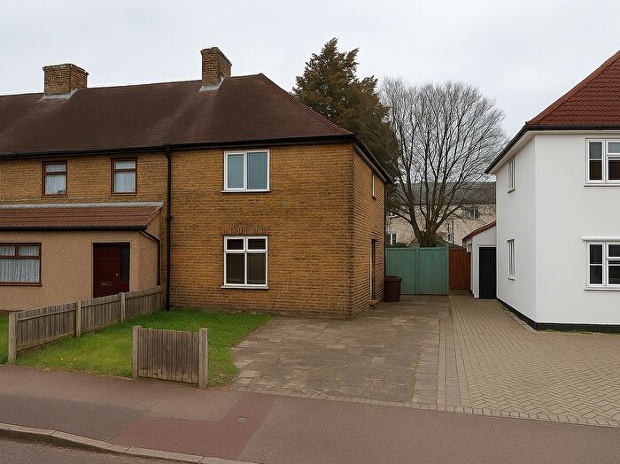 3 Bedroom End Of Terrace House To Rent In Bennetts Castle Lane, Dagenham, RM8