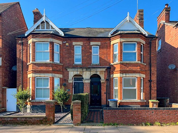 2 Bedroom Apartment To Rent In Badby Road, Daventry, Northants, NN11