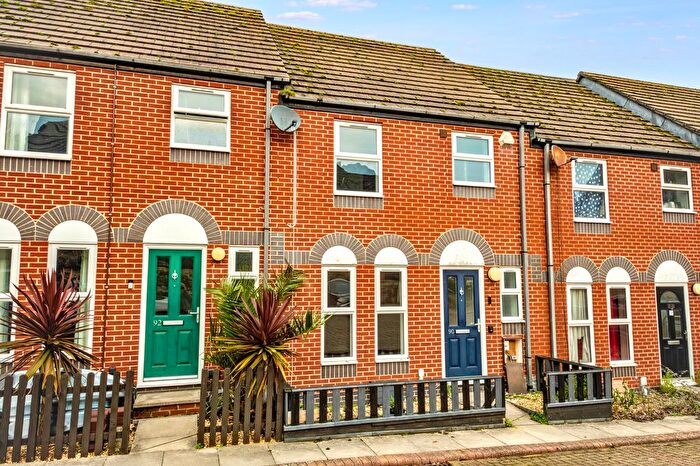 3 Bedroom Terraced House For Sale In The Maltings, Weymouth, DT4