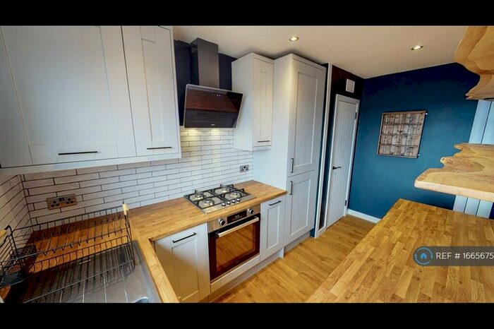 2 Bedroom Flat To Rent In Alexandra Parade, Glasgow, G31