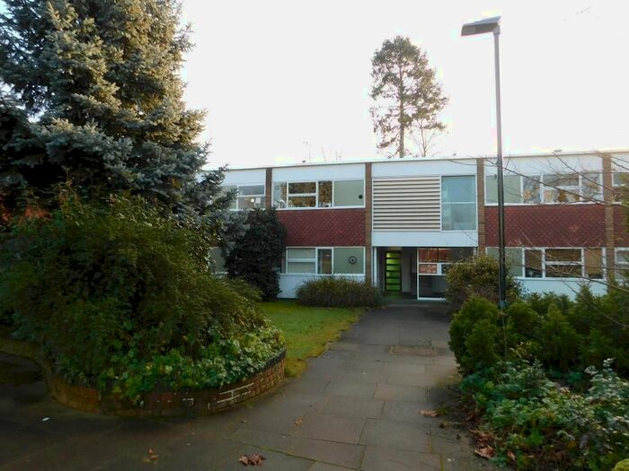 2 Bedroom Flat To Rent In Parkleys Ham, Richmond TW10