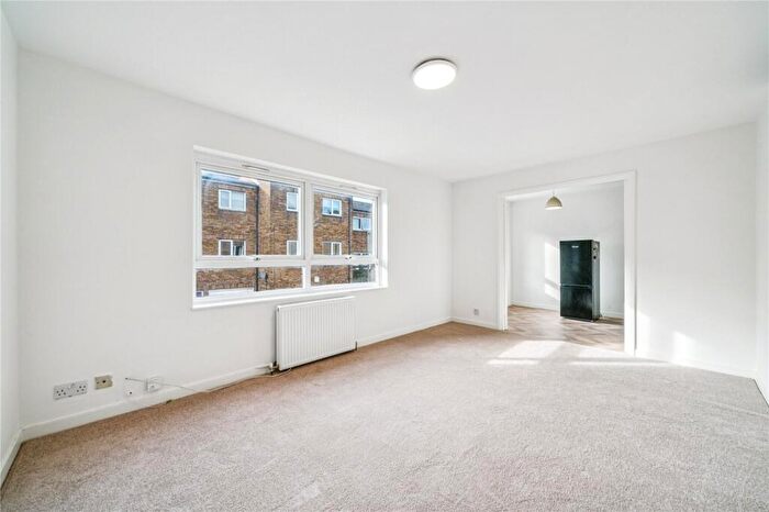 3 Bedroom House For Sale In Rochelle Close, SW11