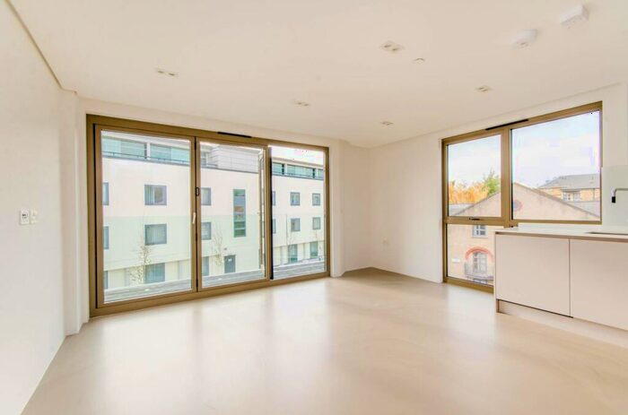 2 Bedroom Flat To Rent In St Albans Place, Islington, London, N1