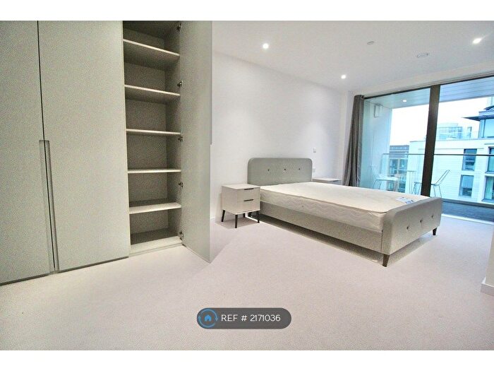 2 Bedroom Flat To Rent In Bowery Building, London, SW15