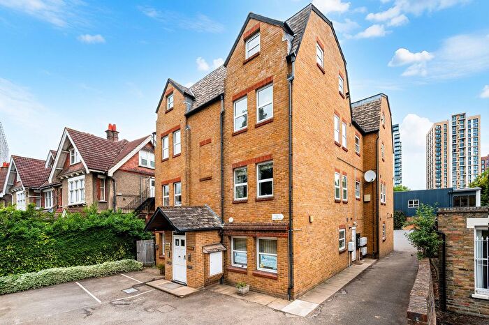 2 Bedroom Flat To Rent In Cedar Road, Sutton, SM2