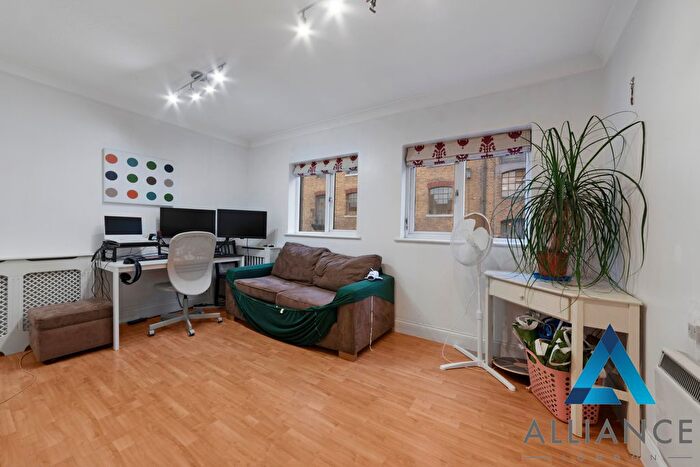 1 Bedroom Flat To Rent In Prospect Place, Wapping Wall, E1W