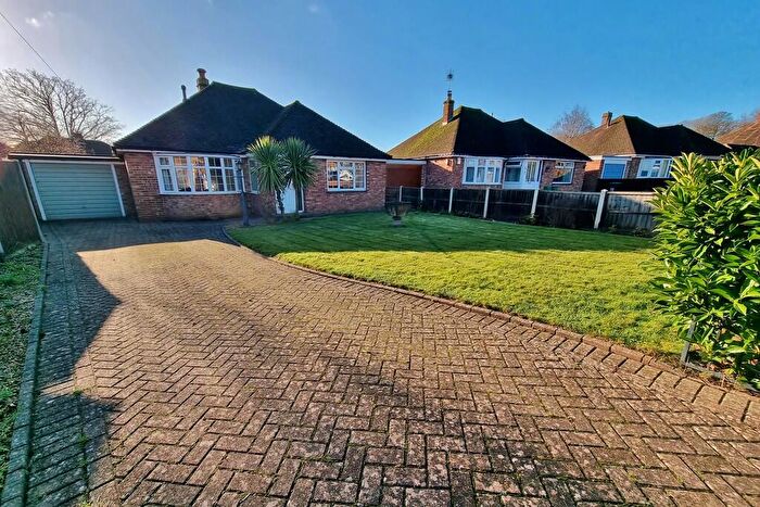 2 Bedroom Detached Bungalow For Sale In Chestnut Avenue, Bedhampton, PO9