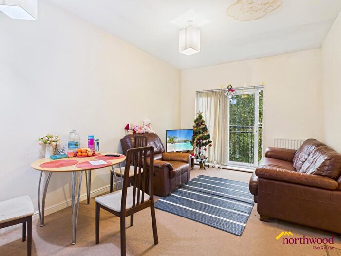 2 Bedroom Flat For Sale In Catherine House, Penkhull, ST4