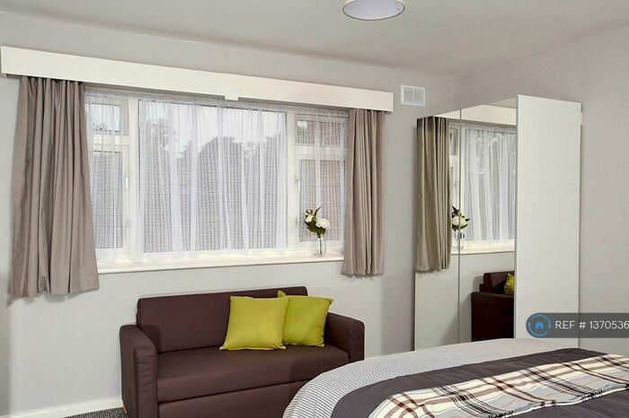 3 Bedroom Flat To Rent In City Centre, Coventry, CV3